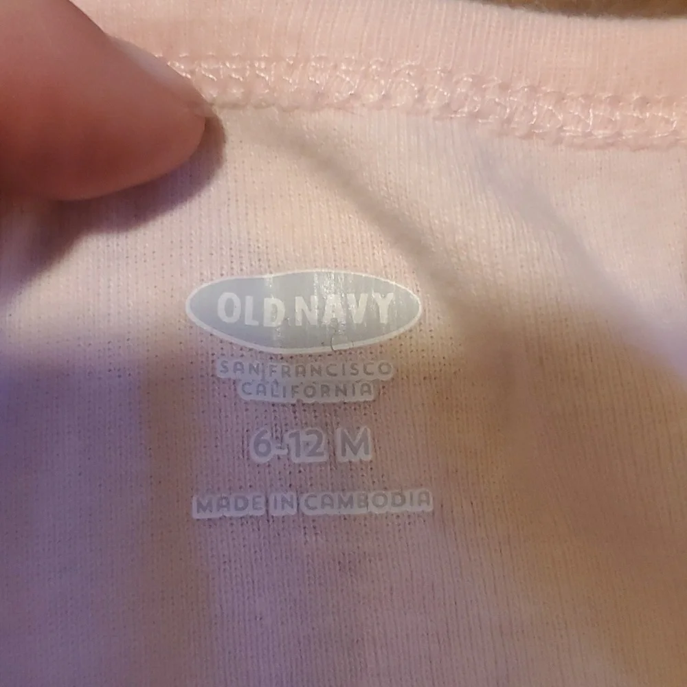 🐻 Old Navy Onesie Size 6-12 months